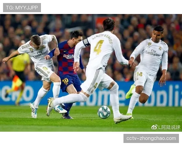 门兴采用4-4-2低位防守,黄牌控制出色但进攻创造力不足 门兴采用4-4-2低位防守,黄牌控制出色但进攻创造力不足